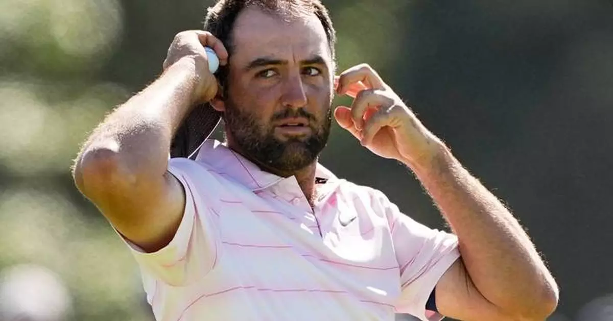 Scheffler gets some help from Clark, but can't take advantage at the US Open