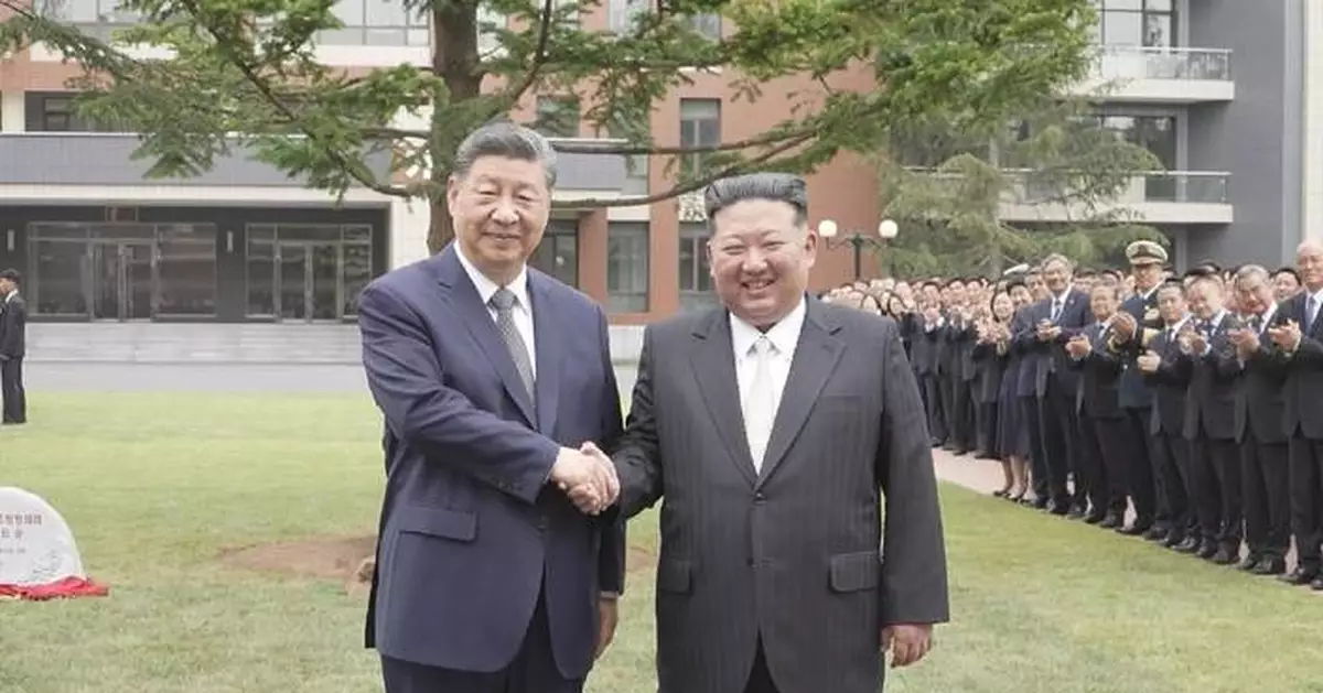 Xi visits Central Cadres Training School of Workers' Party of Korea in Pyongyang