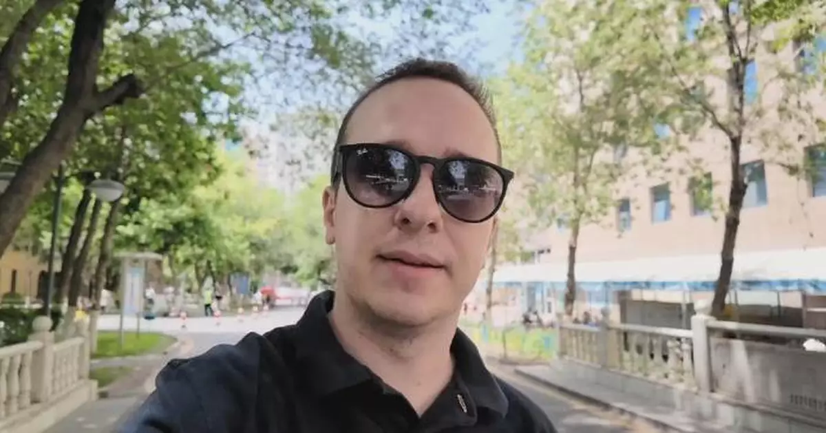 British vlogger shows how AI is transforming daily life in Xinjiang