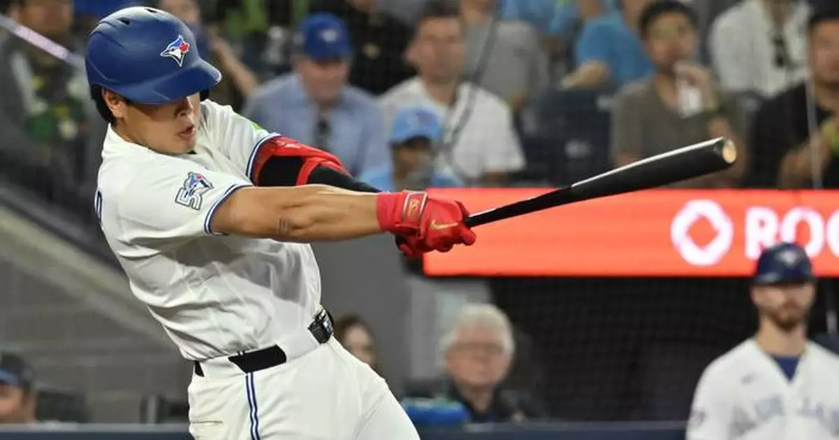 Kazuma Okamoto homers and Blue Jays' bullpen shuts the door in 4-2 victory over Astros
