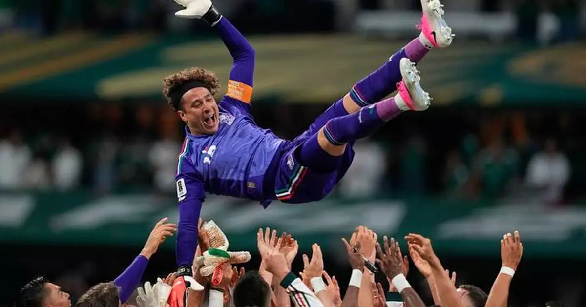 A thunderous World Cup farewell as Guillermo Ochoa enters late in Mexico’s 3-0 win
