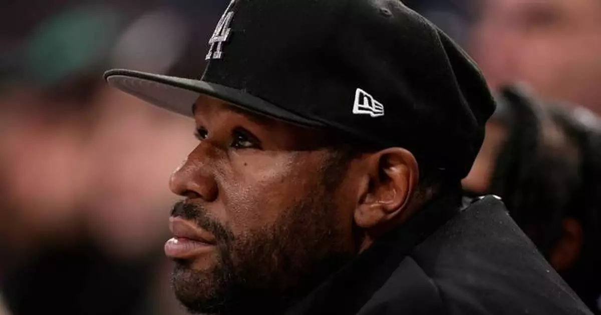 Floyd Mayweather faces felony charges in Las Vegas