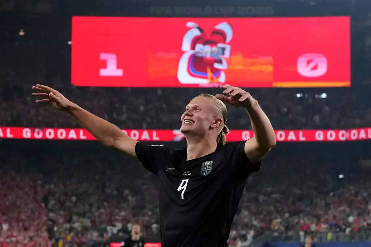 Norway's Erling Haaland celebrates after scoring his side's second goal against Senegalduring the World Cup Group I soccer match in East Rutherford, N.J., near New York, Monday, June 22, 2026. (AP Photo/Frank Franklin II)