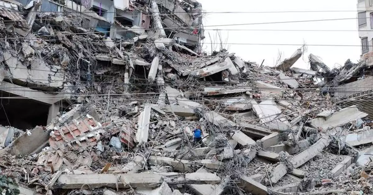 Leaders and celebrities react after powerful quakes hit Venezuela