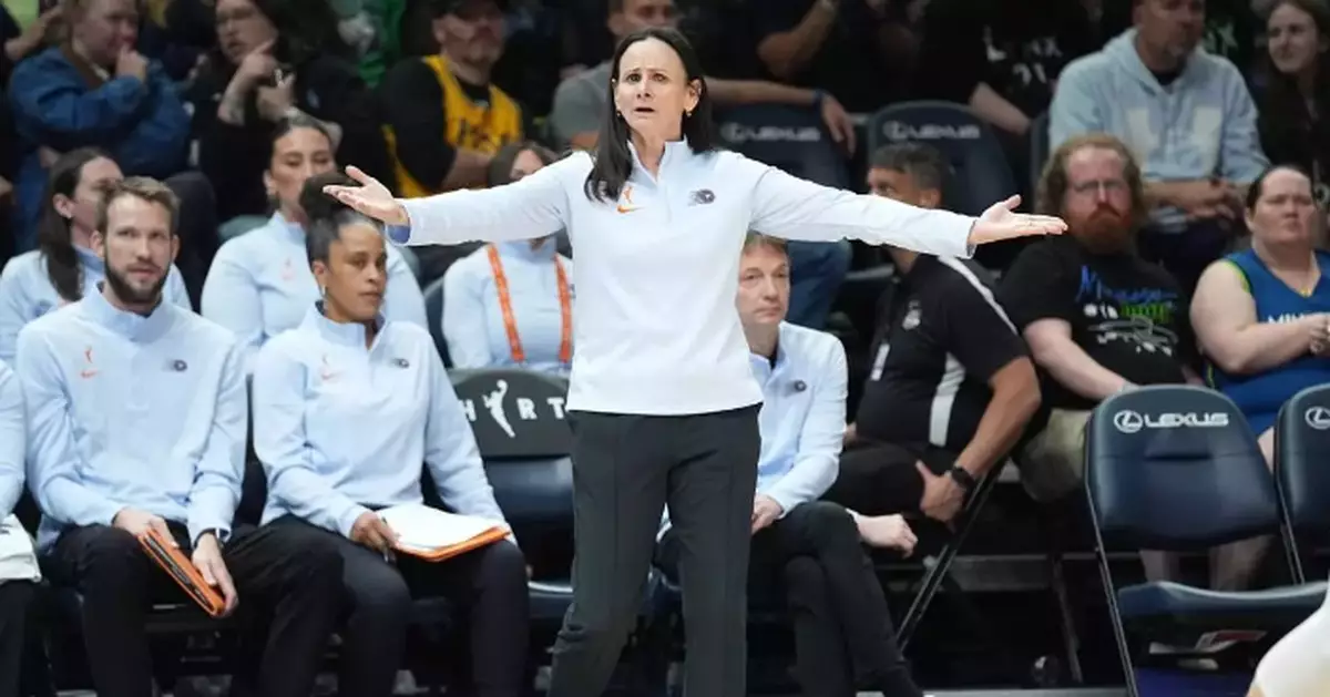 Sandy Brondello gets a roaring ovation in her Liberty return with Toronto Tempo