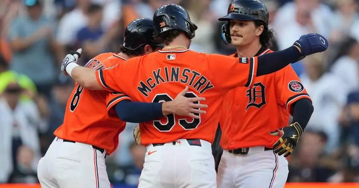 Venezuelan pitchers Montero and De Jesus combine for a 5-hitter as the Tigers beat the Astros 8-0