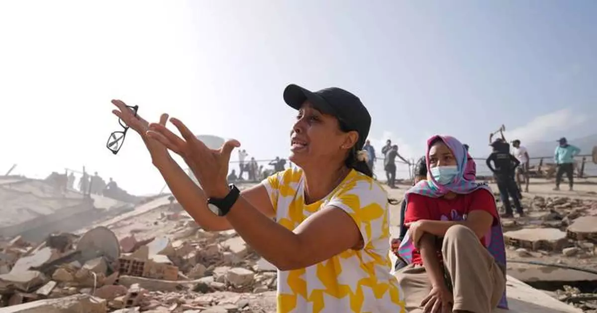 Photos show rescue efforts across earthquake-ravaged Venezuela