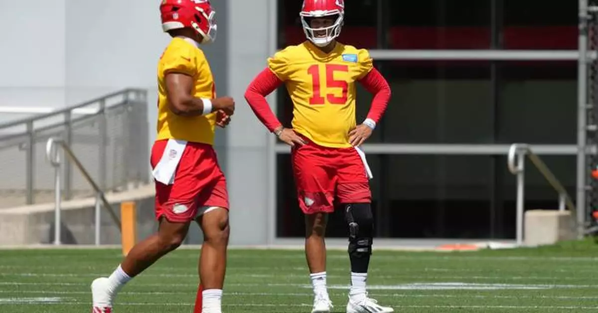 Andy Reid: Patrick Mahomes on track for Chiefs training camp after knee surgery in December