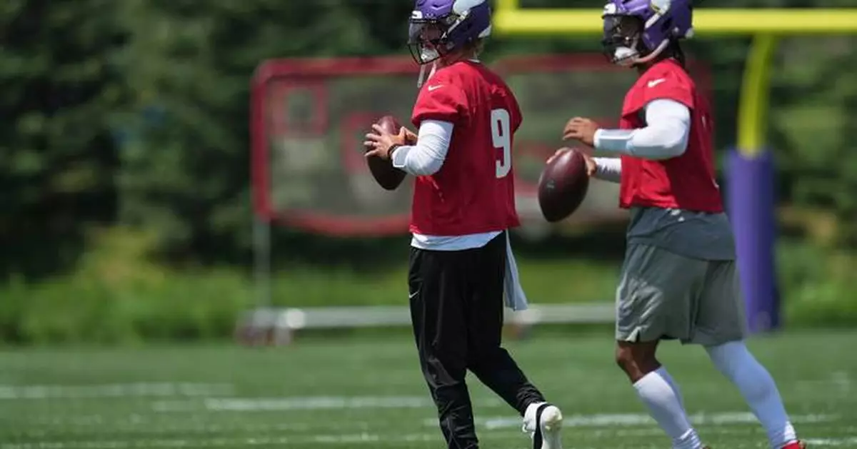 Vikings to start training camp with the Murray-McCarthy turn-taking at QB before declaring a starter