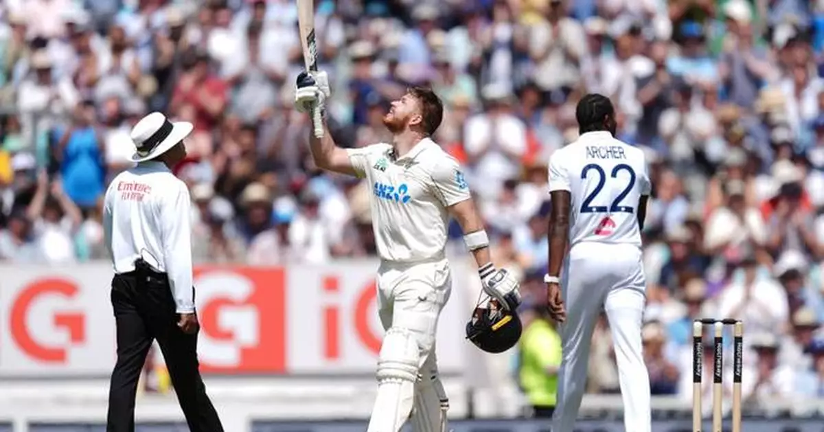 Phillips’ maiden test century leads priceless morning for New Zealand at The Oval