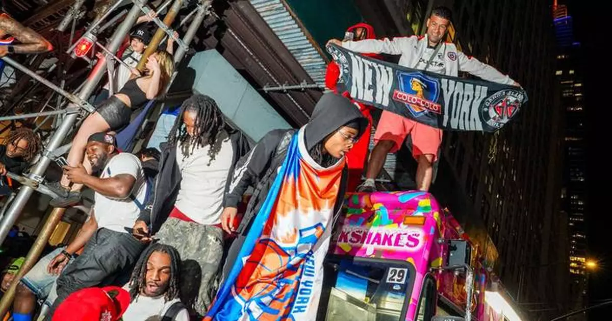 A ‘secure zone’ stops Knicks fans from gathering outside MSG, rankling die-hards and the team owner