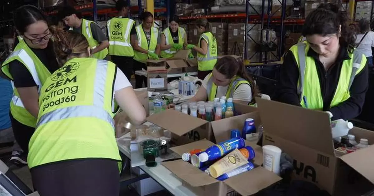 Venezuelans in the US rush to send aid to earthquake victims, but Caracas airport is closed