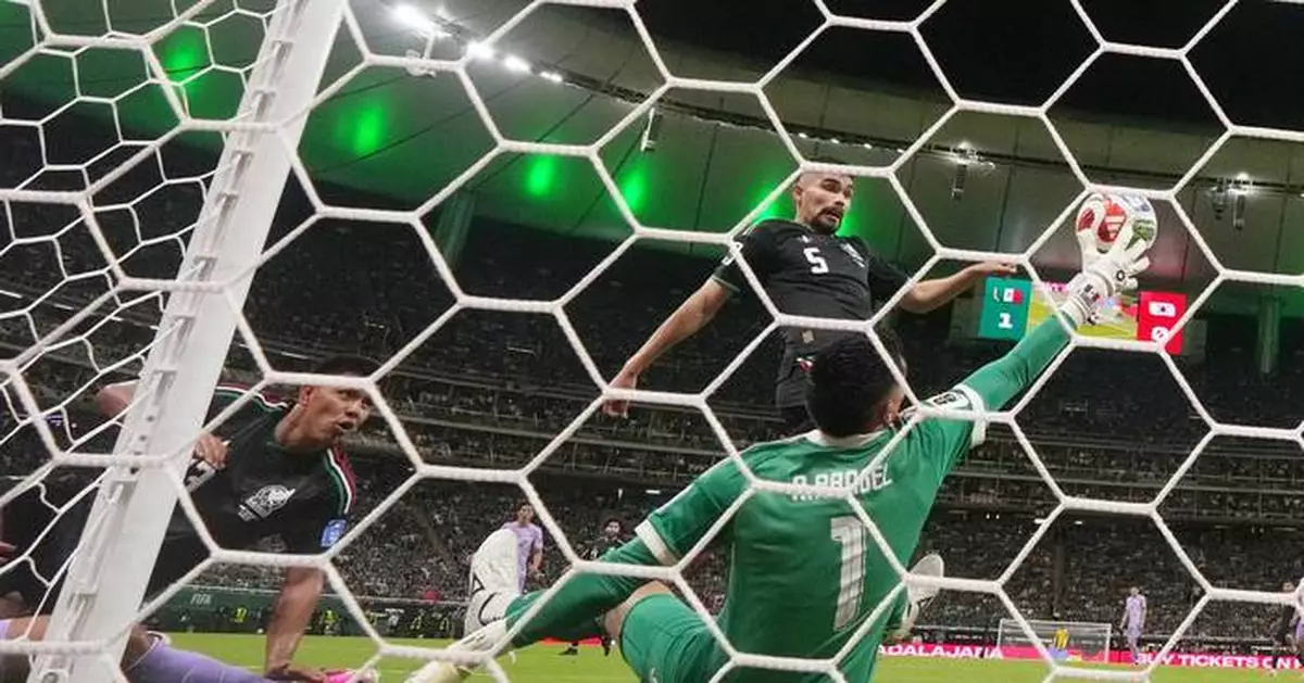 Raúl Rangel uses 'pure reaction' to make save that moves Mexico into knockout stage of World Cup