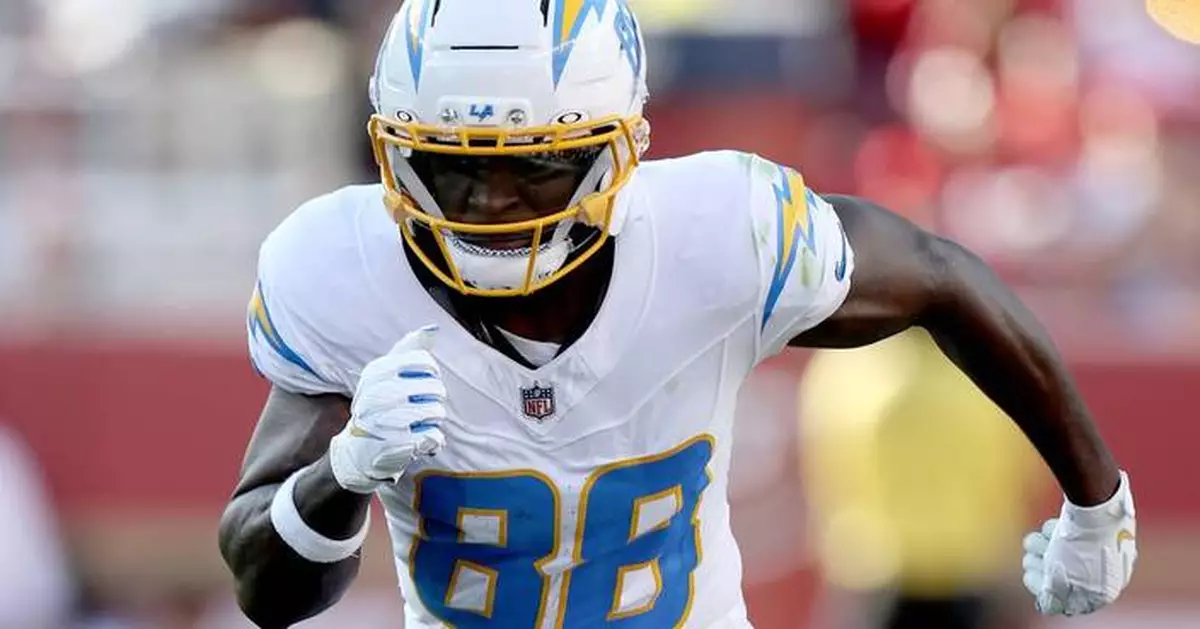 Dolphins add receiver help by signing Jalen Reagor