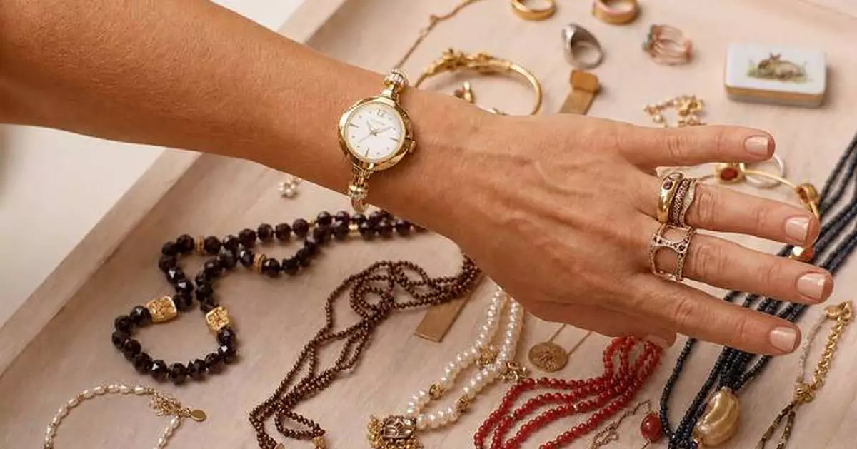 La Lune Launches to Redefine a Women’s Watch Category with Customizable Modern Heirlooms Designed to Tell Every Woman’s Story