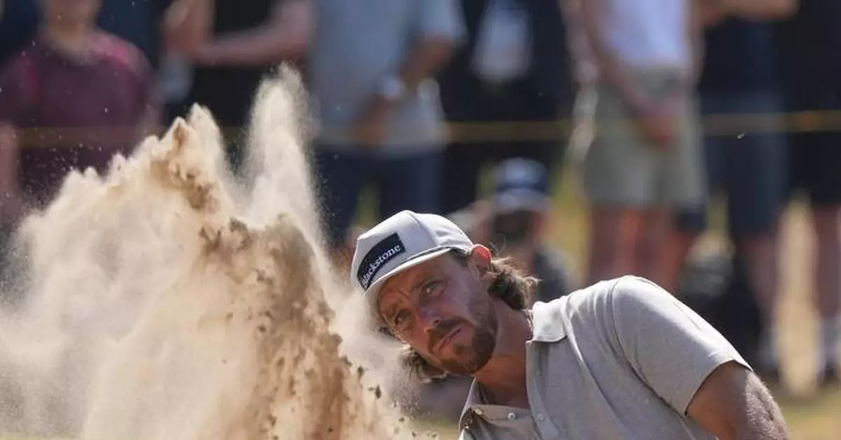 Fleetwood rallies late but Rose falters as English contingent makes sluggish start at British Open