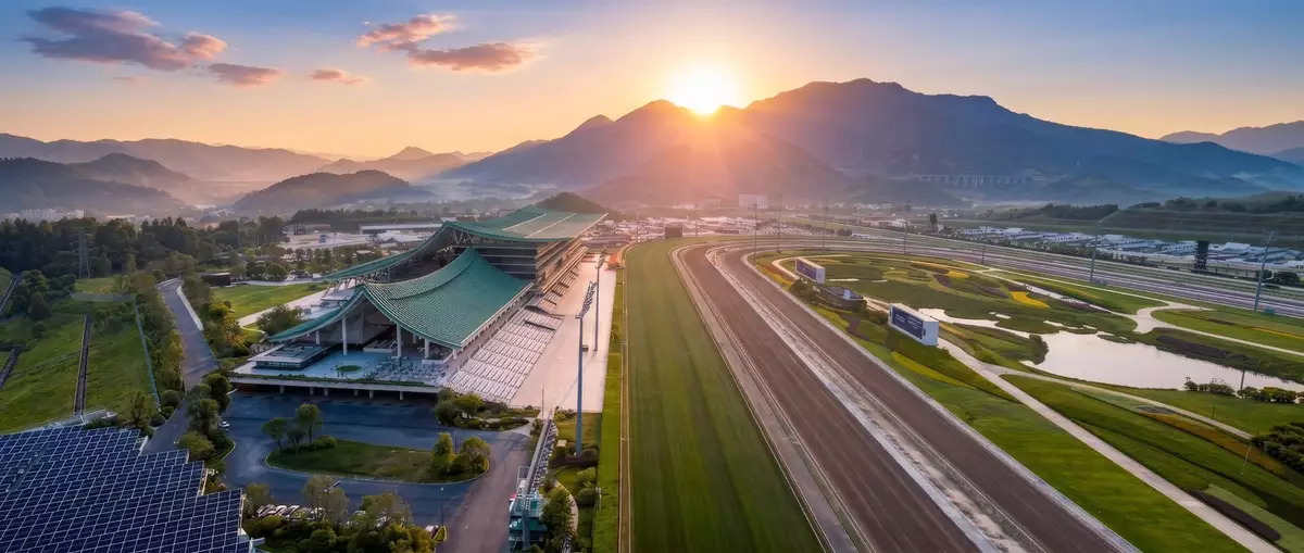 Starting from this year, The Hong Kong Jockey Club Conghua Racecourse will commence its programme of regular world-class horse racing.