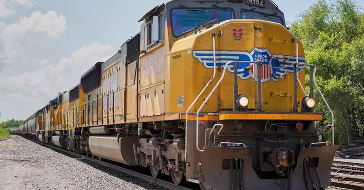 Union Pacific picks up Canadian National's support for its plan to acquire Norfolk Southern railroad