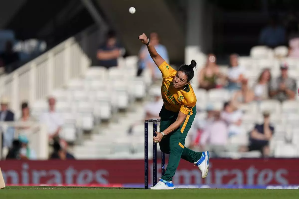 South Africa's Marizanne Kapp bowls during the Women's T20 Cricket World Cup semifinal match between England and South Africa in London, Thursday, July 2, 2026. (AP Photo/Alastair Grant)