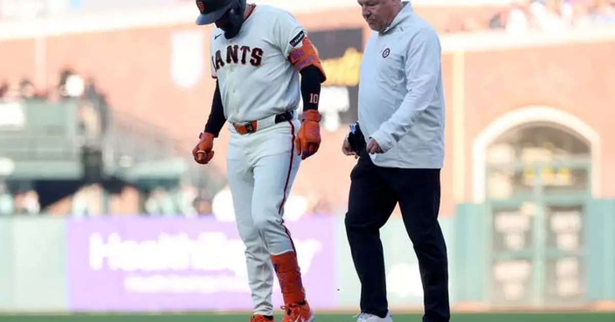 Giants 3B Casey Schmitt leaves game versus Brewers in 2nd inning due to apparent leg injury
