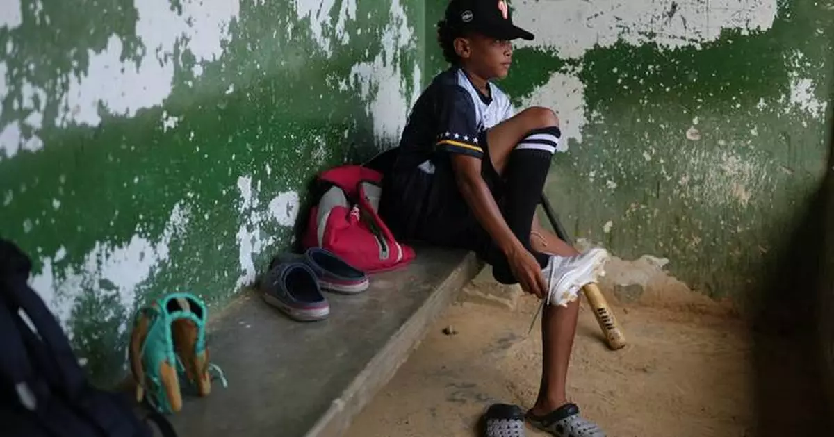A 12-year-old baseball standout trains through tears after Venezuela quakes leave him homeless
