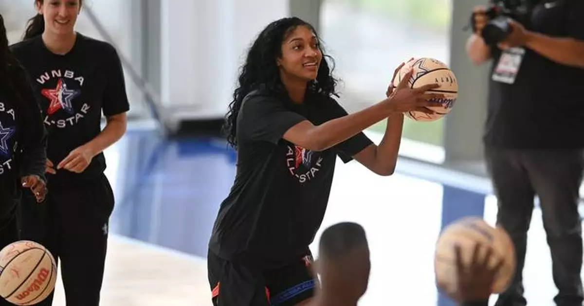 Dallas' Azzi Fudd first rookie to win 3-point shootout at WNBA All-Star weekend