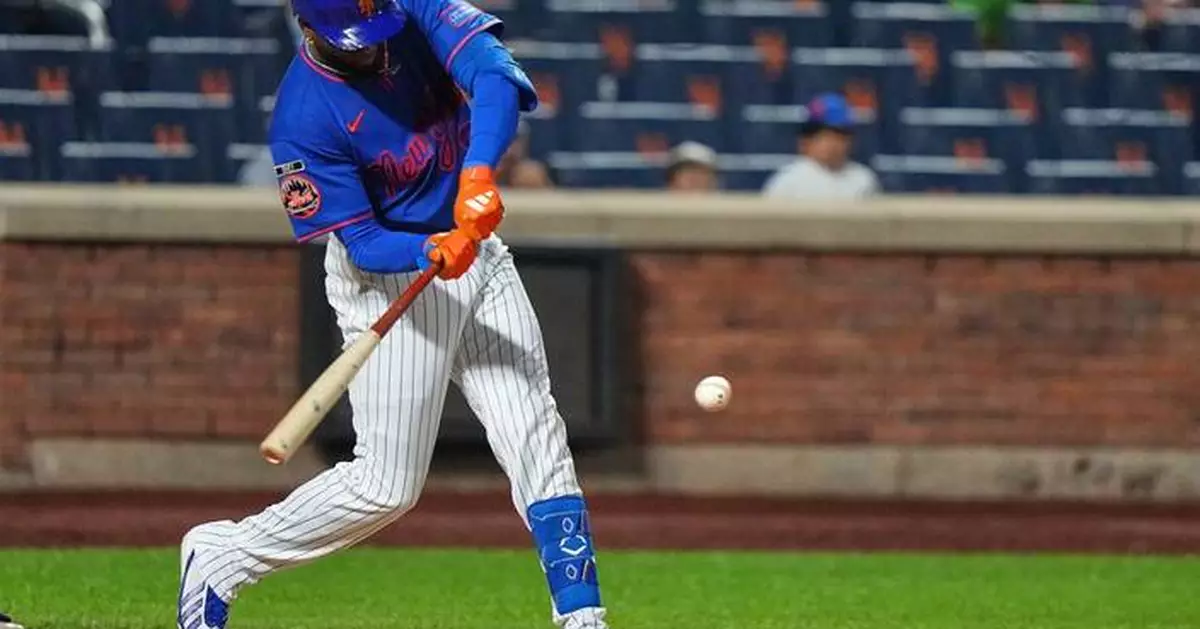 Robert has a 2-run single in the 8th to lift the Mets past the Marlins, 4-2