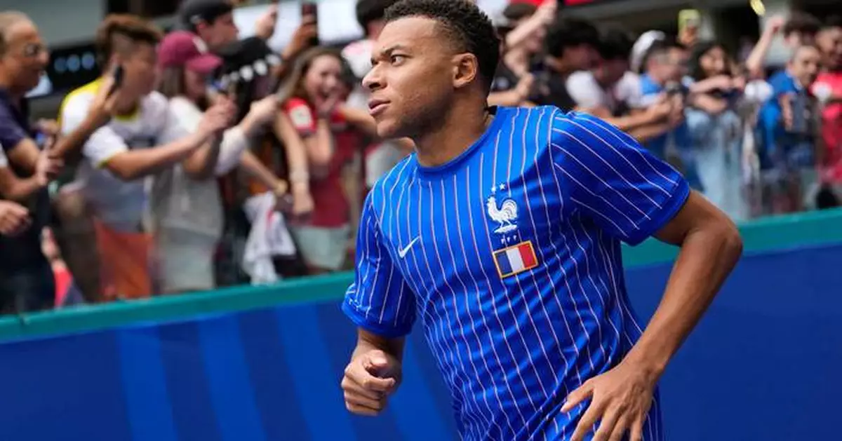 Saka’s hat trick lifts England past Mbappé and France 6-4 in wild World Cup third-place game