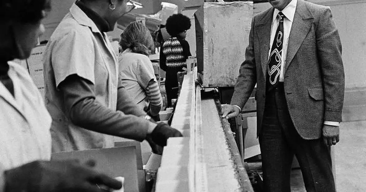 George E. Johnson Sr., founder of a pioneering Black hair care business, dies at 99