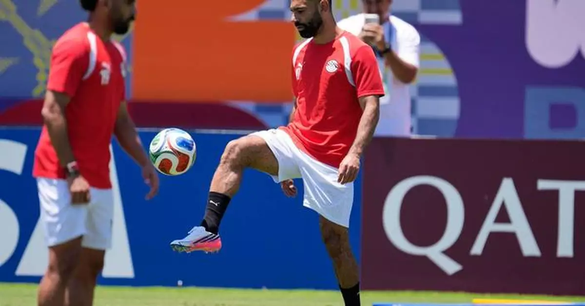 Salah starting after hamstring injury in Egypt's World Cup knockout debut