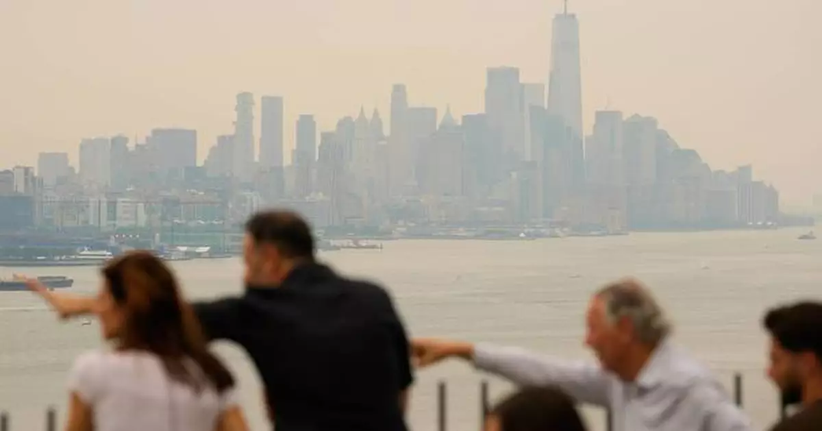 Wildfire smoke kills tens of thousands of people a year. Here's how it attacks the body