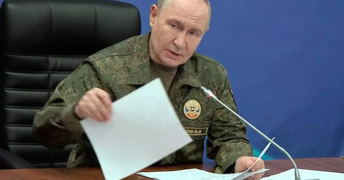 1 killed in attack on Crimea as Putin and Zelenskyy hold separate Trump calls