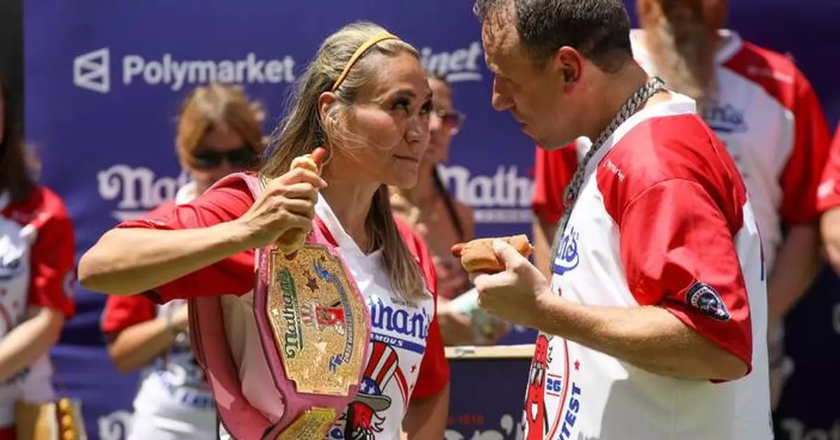 Hot dog eating champs seek to repeat in Nathan's Famous contest
