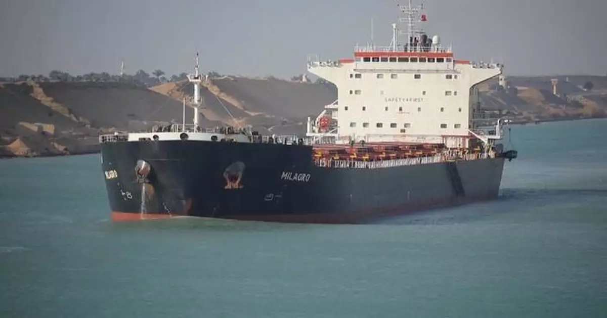Two global shipping giants to resume sailing through Suez Canal