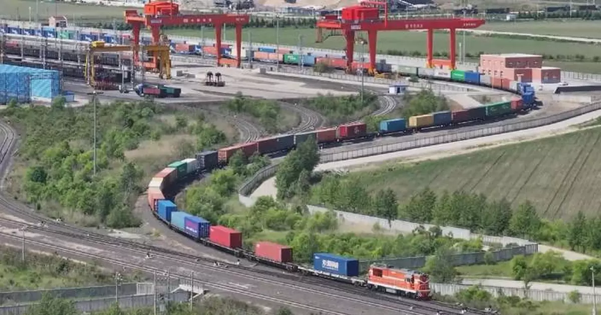 China-Europe freight trains top 130,000 trips, hauling 520 bln dollars in goods
