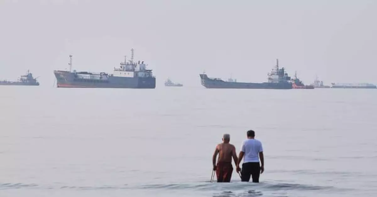 Mideast oil producers step up plans to bypass the Strait of Hormuz