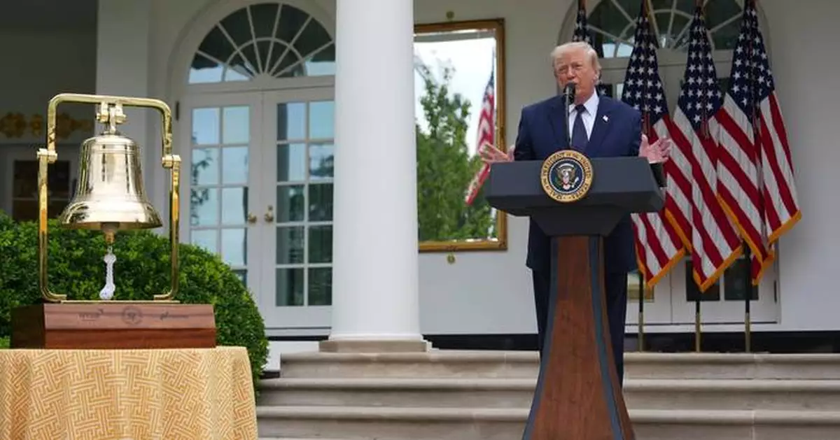 Trump says he's building a White House helipad for a new, more powerful Marine One