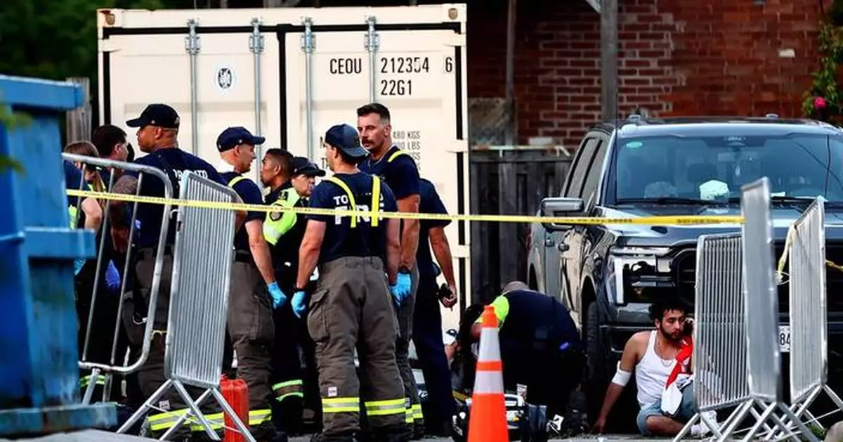 Shooting near Toronto street festival kills 2 people and wounds 5, police say