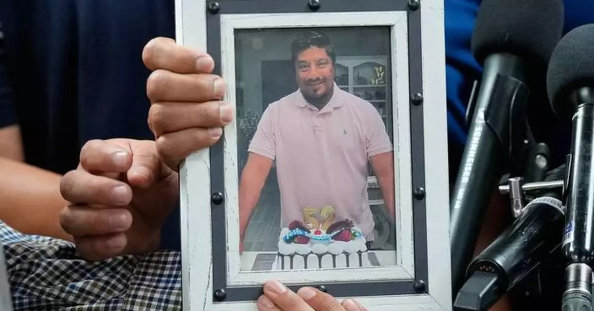Mexico to request criminal charges over deaths following fatal shooting of Houston man by ICE agents