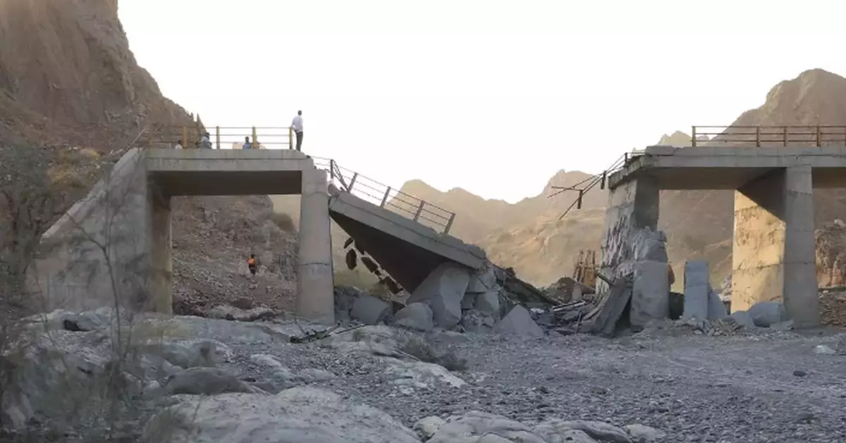 US bombing of Iran expands as American troops killed and Tehran retaliates against the Gulf states