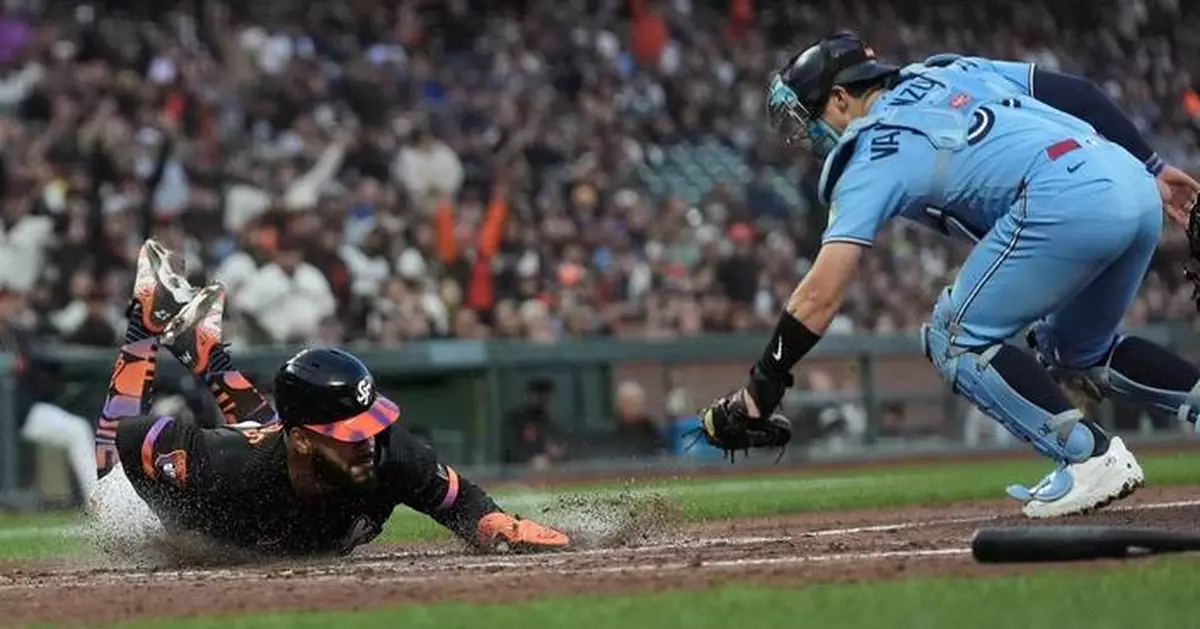 Blue Jays beat the Giants 9-3 as Jonatan Clase hits his 1st homer of season