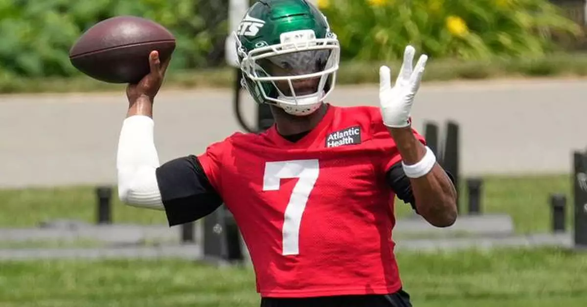 Jets' Geno Smith focused on getting back to work after being off-field 'distraction' in offseason