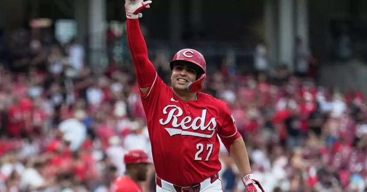 Stewart homers twice, Reds go deep 5 times in 11-5 victory over Phillies