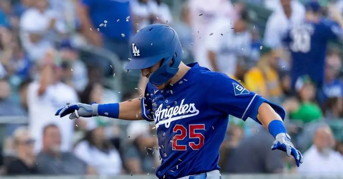 Edman homers, Roberts earns 1,000th managerial win as Dodgers beat A's 9-3