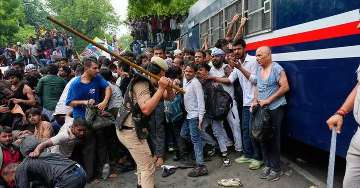 Photos of police cracking down on India’s youth-led 'cockroach' movement in New Delhi