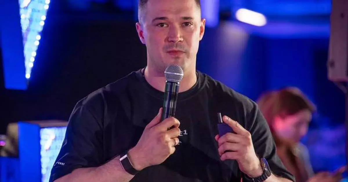 A tech innovator and an old guard general are the focus of Ukraine's political crisis