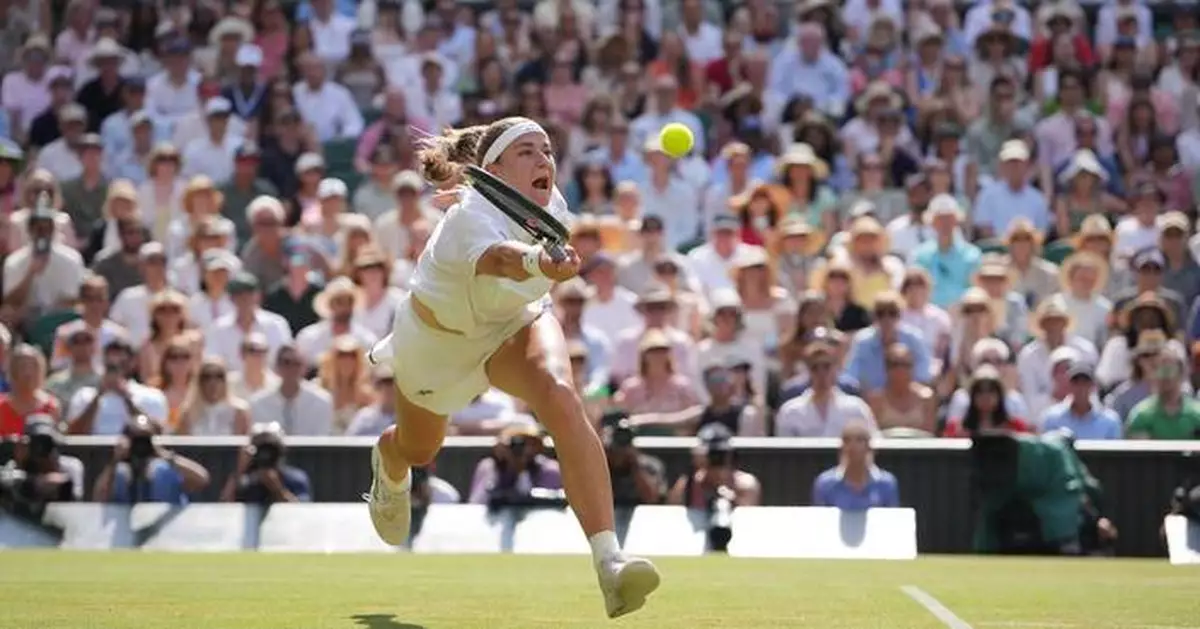 Linda Noskova recovers from 2nd-set meltdown to win Wimbledon and claim her 1st Grand Slam title