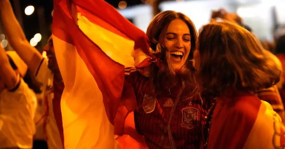 Spain’s World Cup champions return home for royal welcome and parade in front of almost 2 million