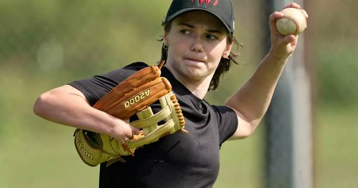 Born without a right hand, Britt Apgar is set to play in the Women’s Professional Baseball League