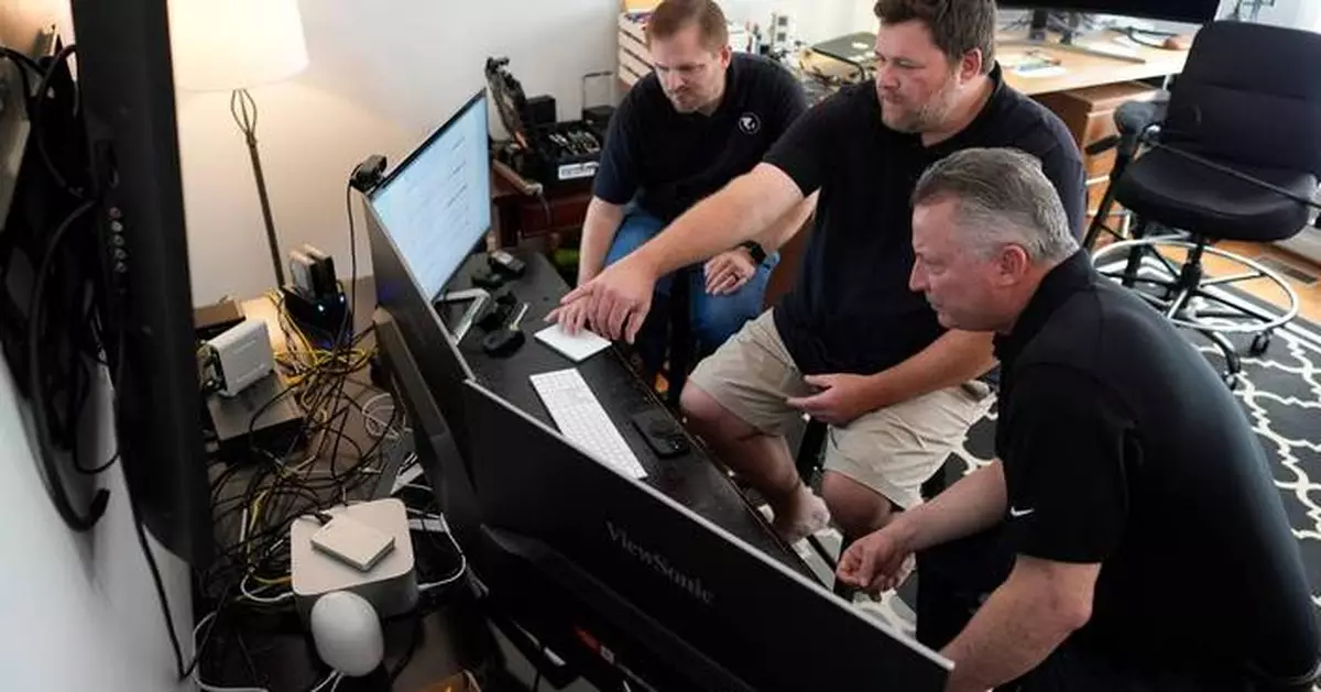 The calm before (and during) the storm: When tornadoes near, Nashville turns to informed volunteers